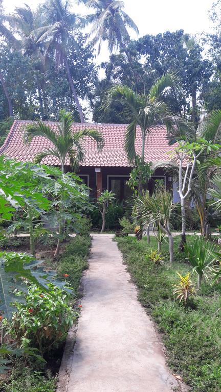 Enak Bungalow 아메드 외부 사진